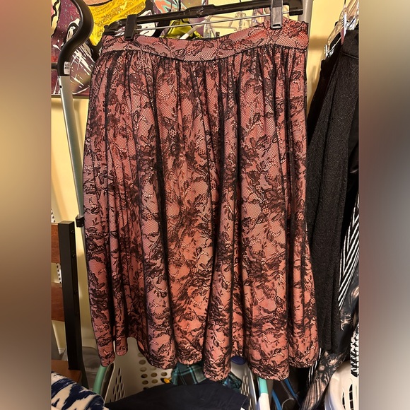 Vixen by Micheline Pitt Vacation Skirt in black and peach lace - Picture 2 of 2